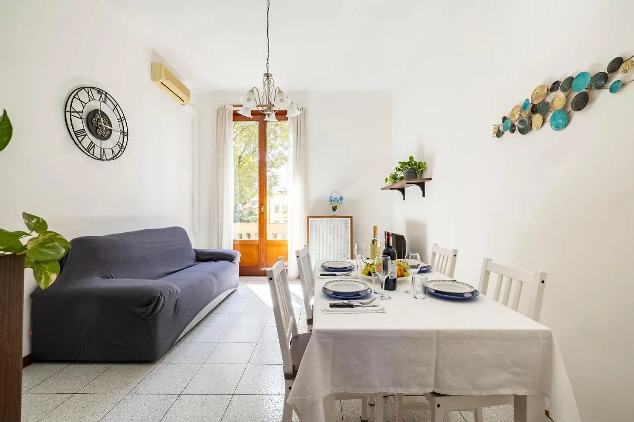 Navigli-Style Apartment Milan 0*,